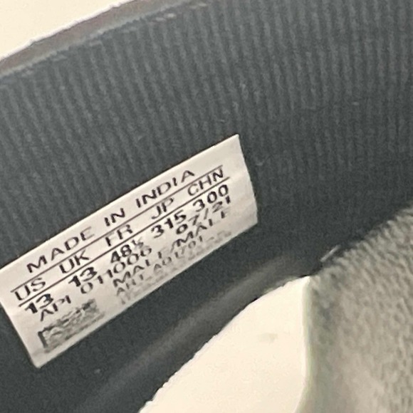 NWT Adidas ADILETTE Black Stripe Slip Resistant Sandal Slides shower shoe - Picture 5 of 5